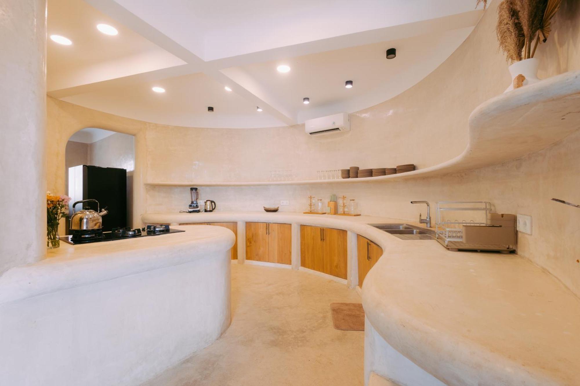 Nuanu Suites & Accommodations Танах Лот Экстерьер фото